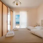 Idis Luxury *