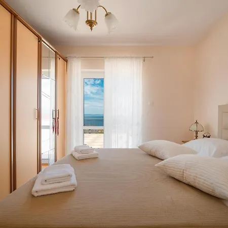 Idis Luxury *