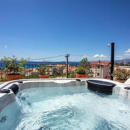 Idis Luxury شقة *