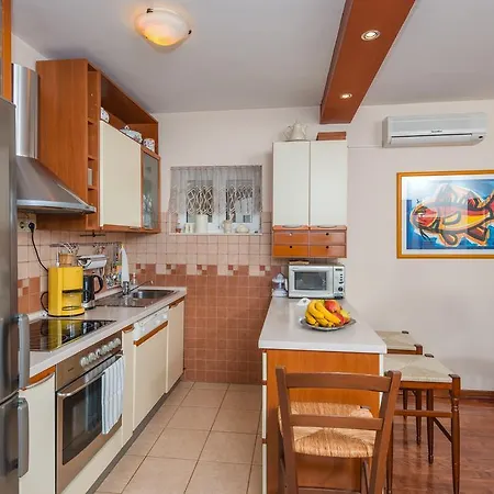 Idis Luxury Apartman *